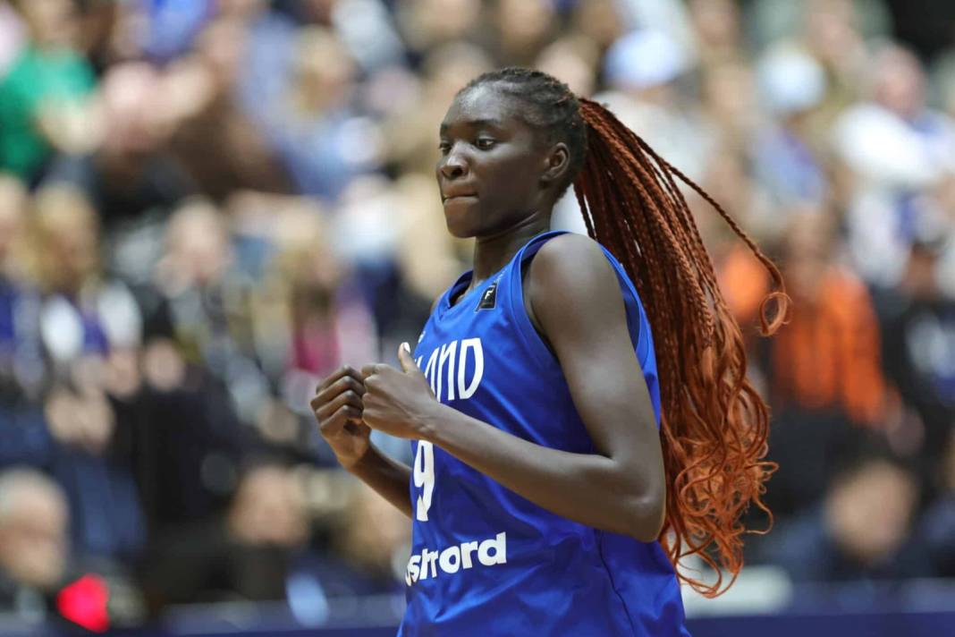 1.98'lik dev Galatasaray'da: İlk yabancı transferi resmen açıklandı formayı da giydi 1